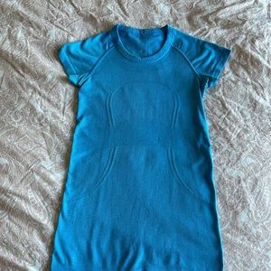 Blue Lululemon swiftly tech shirt size 4